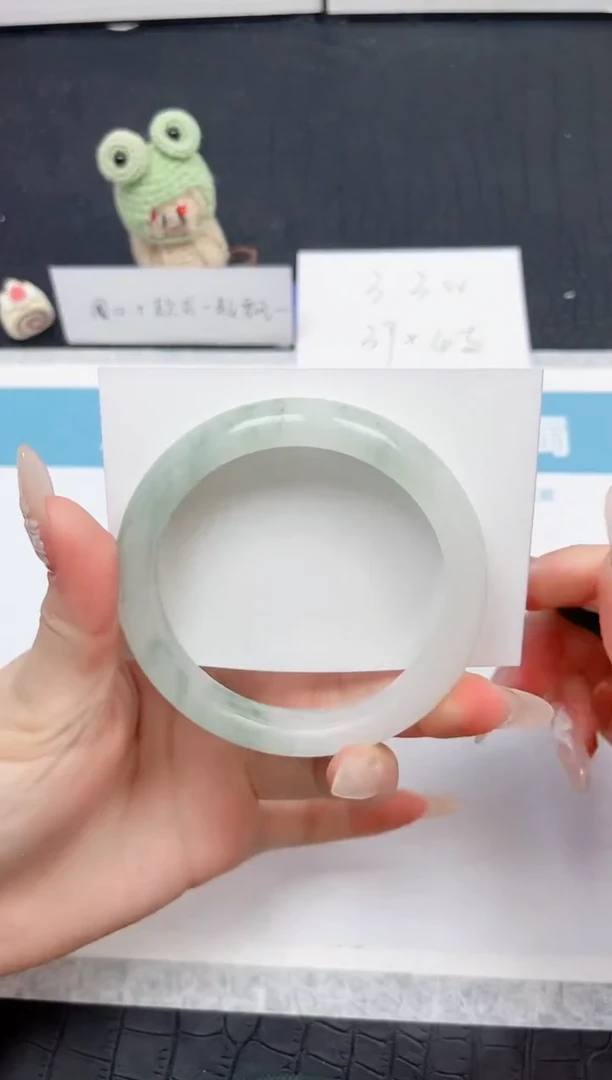 【闪购商品】石英质玉手镯未镶嵌190-60.1