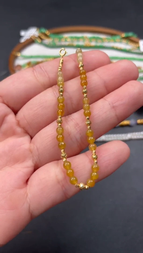 套链18K金镶嵌翡翠一条  P251