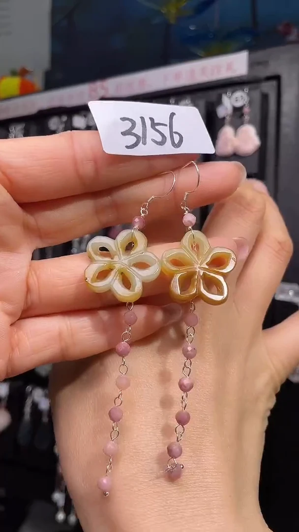 未镶嵌岫玉耳环喜欢拍