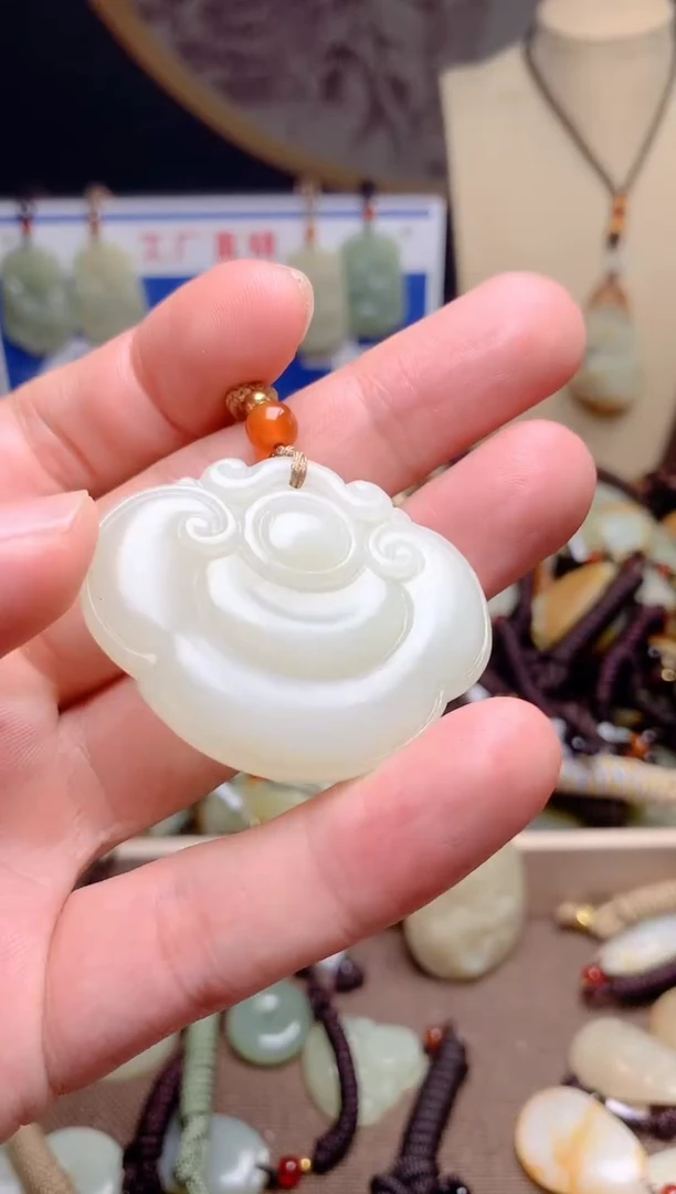 和田玉未镶嵌颈饰1