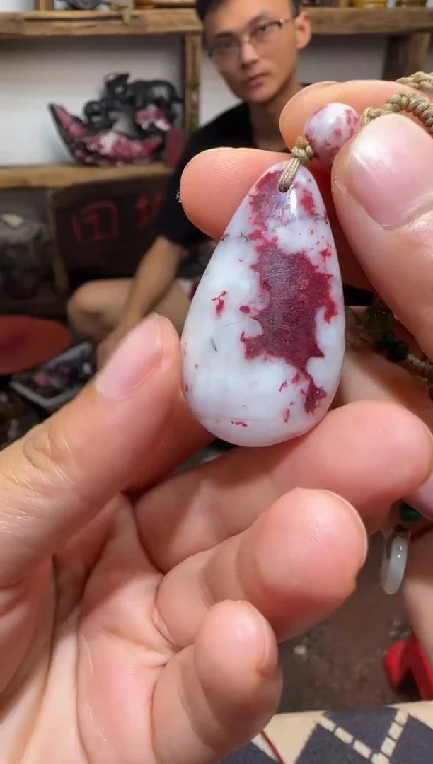 天然辰砂原石吊坠21