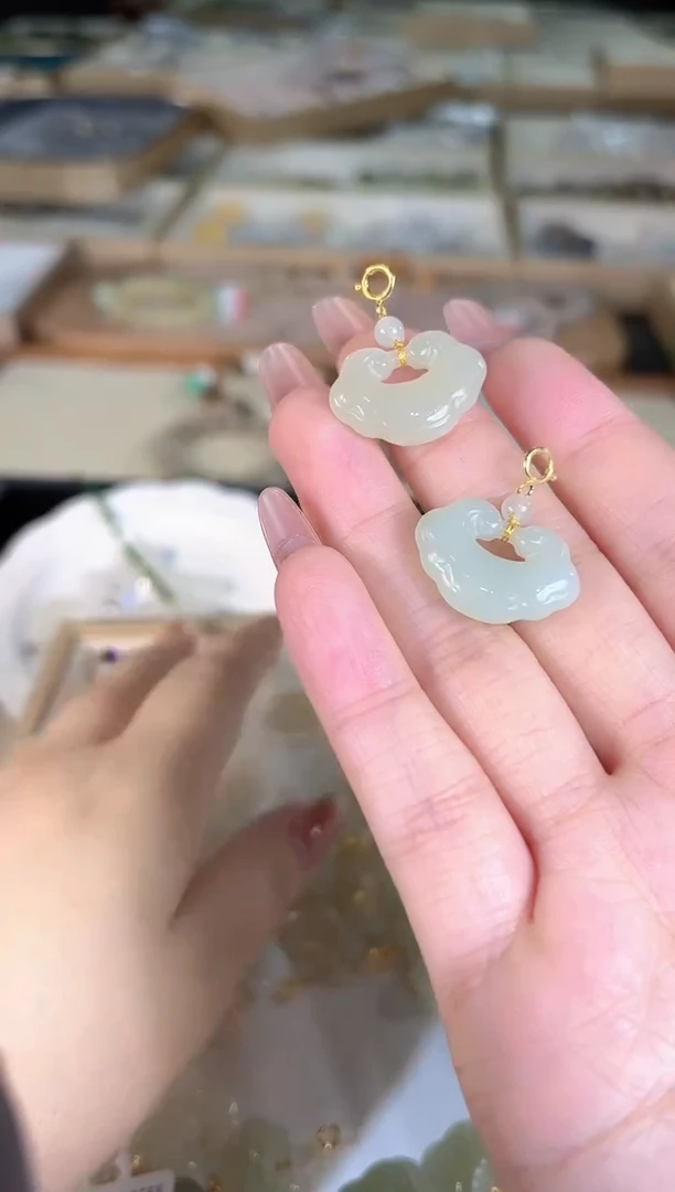 和田玉银S925镶嵌吊坠(不含链)多样性发货其一