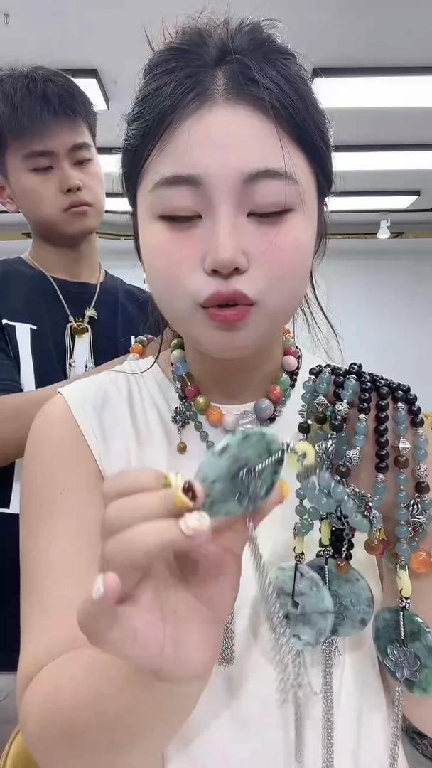 翡翠未镶嵌颈饰3131 山鬼项链