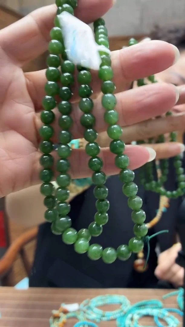 颈饰未镶嵌和田玉发一件