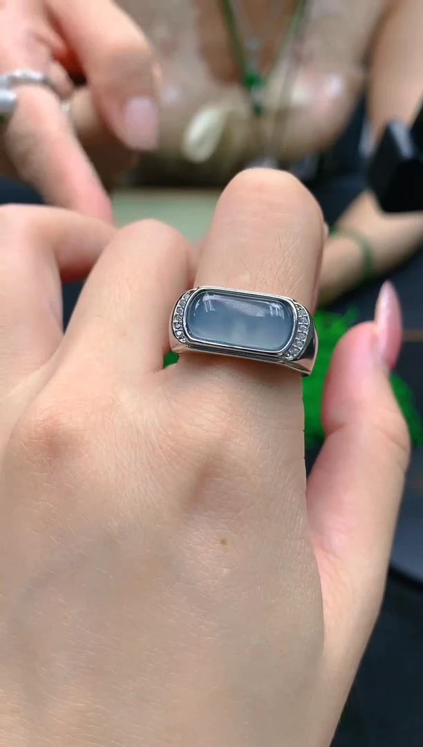 翡翠未镶嵌颈饰天然A货翡翠