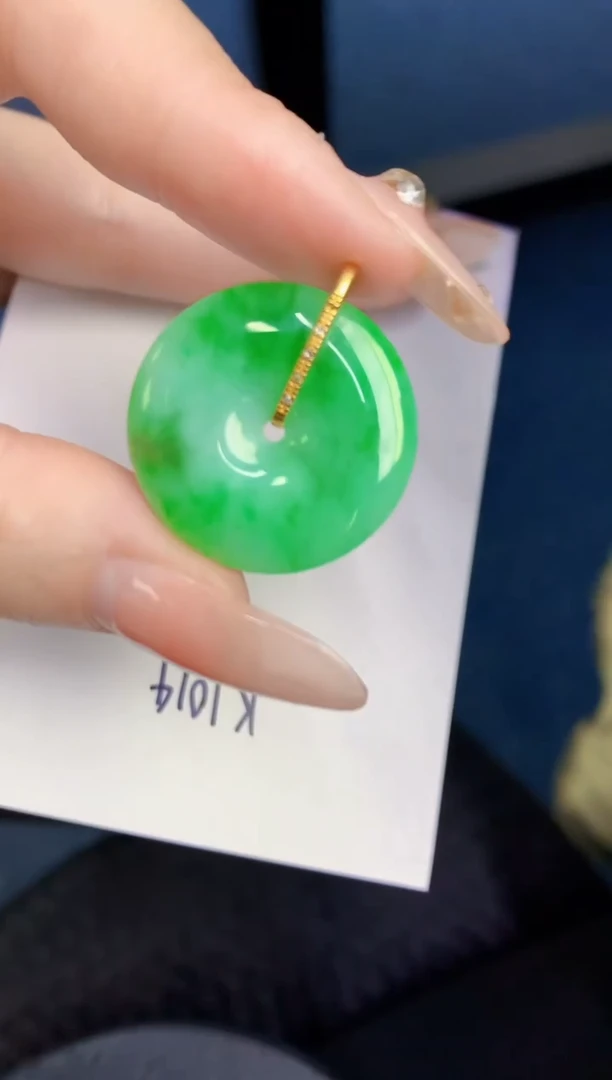 颈饰18K金镶嵌翡翠缅甸天然翡翠A货