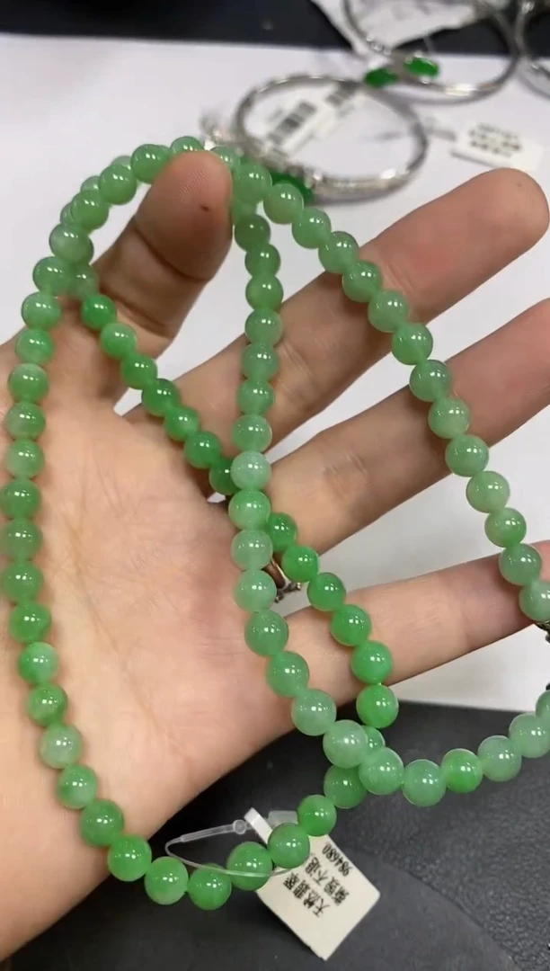 颈饰未镶嵌翡翠吹****刀颈饰 未镶嵌 翡翠