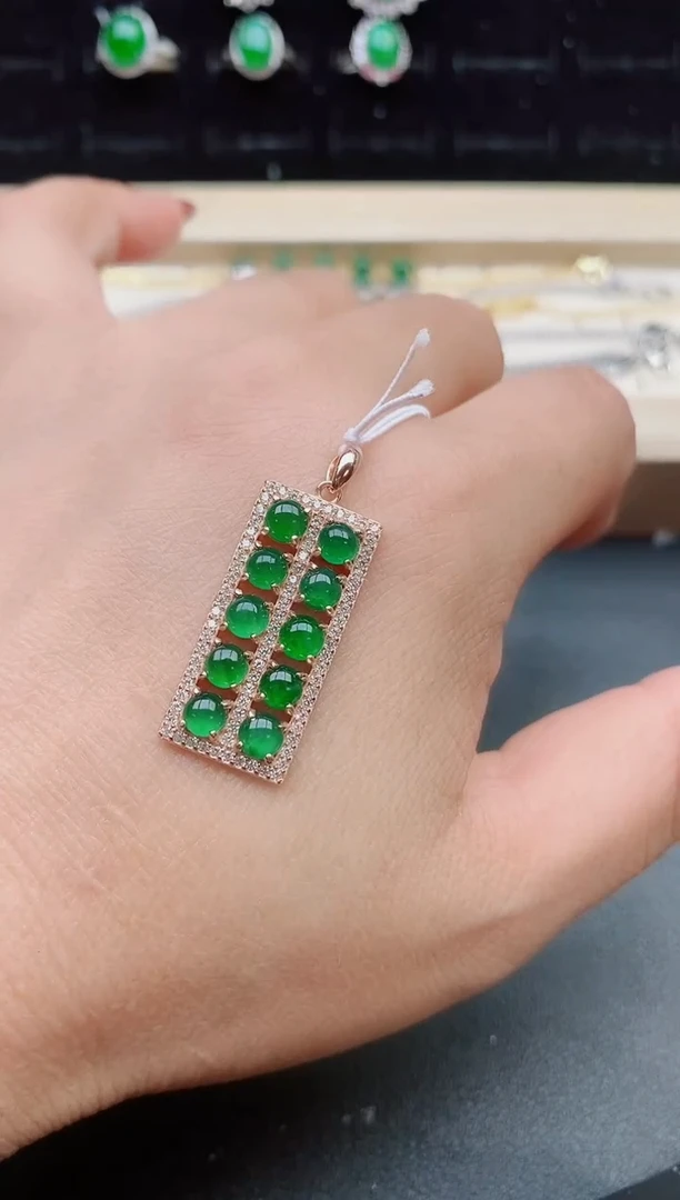 【闪购商品】翡翠吊坠(赠链)银S925镶嵌23321