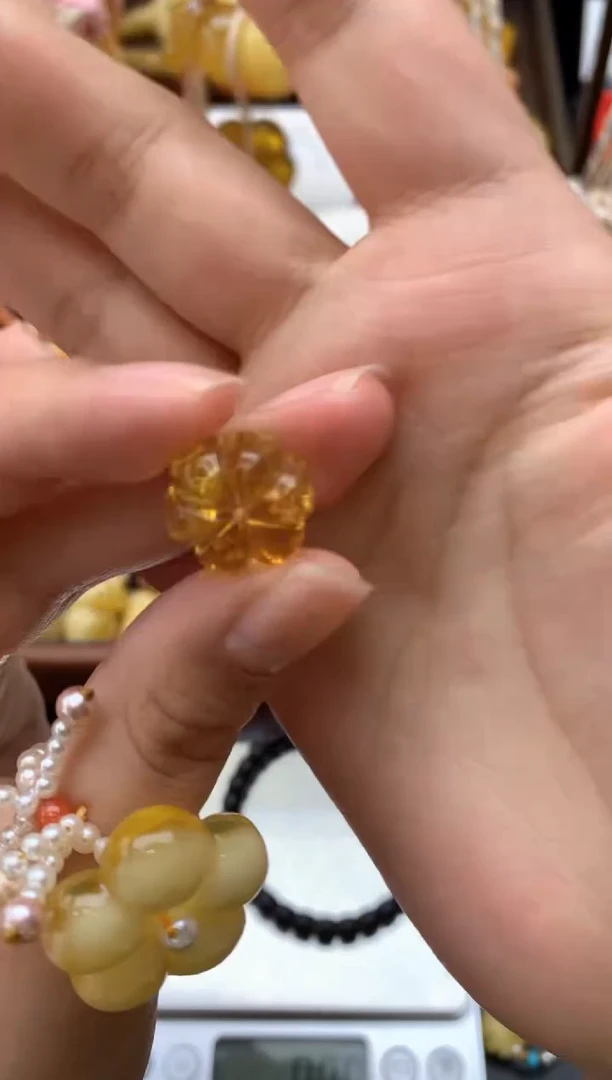 【闪购商品】未镶嵌琥珀珠宝奇石086琥珀蜜蜡花粉有纹小坑介意勿拍