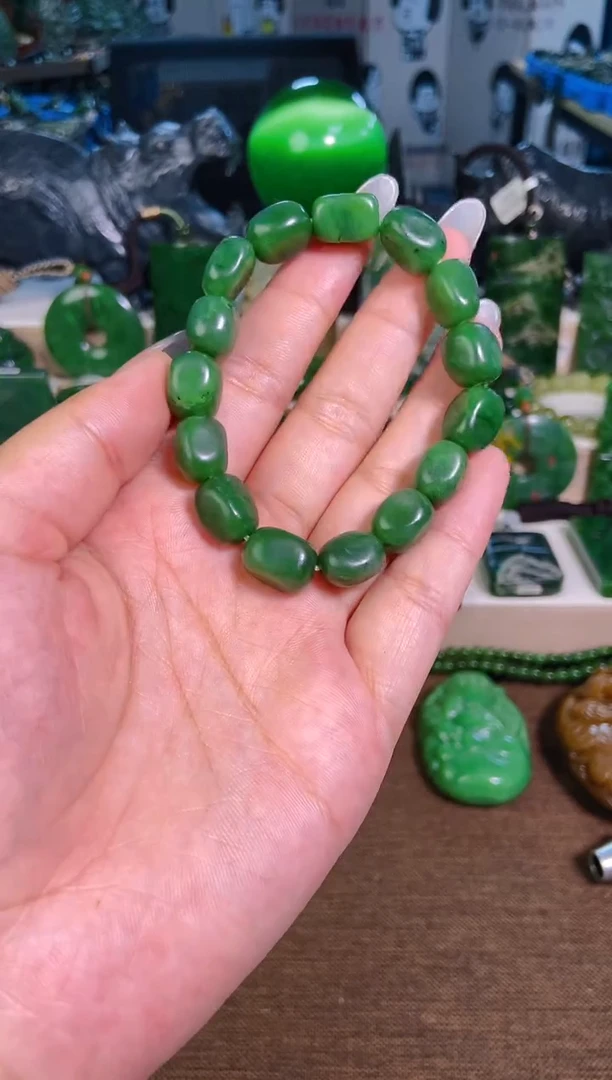 和田玉未镶嵌颈饰1