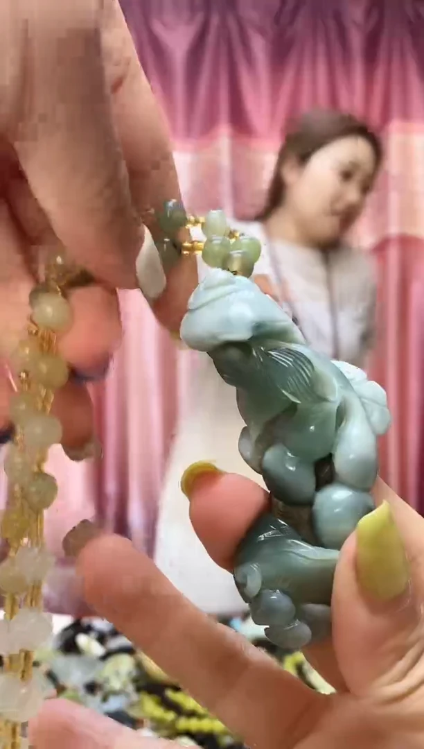 未镶嵌岫玉吊坠