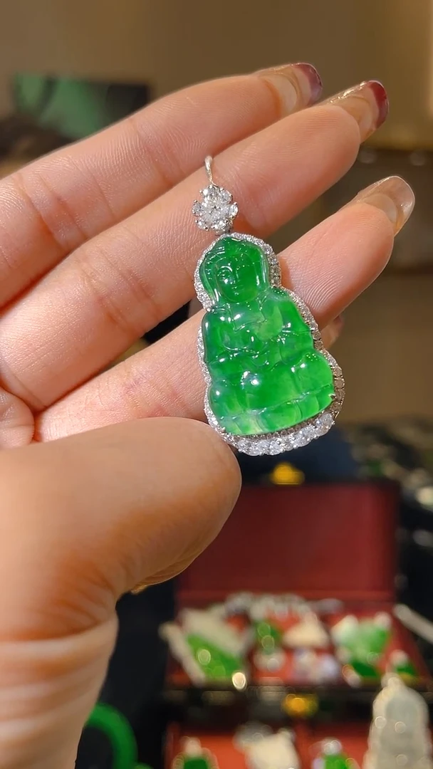 【闪购商品】翡翠吊坠(不含链)18K金镶嵌天然翡翠A货