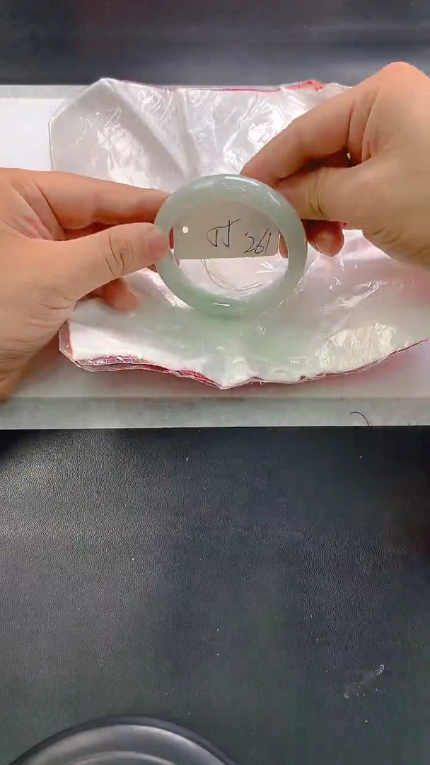 未镶嵌手镯翡翠261