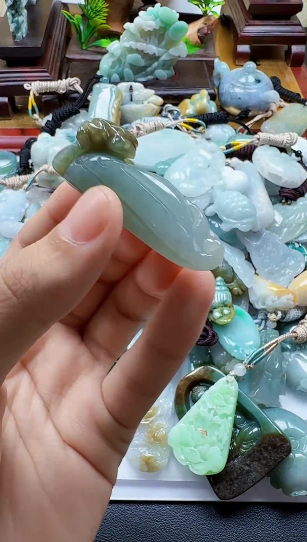 吊坠(不含链)未镶嵌翡翠1