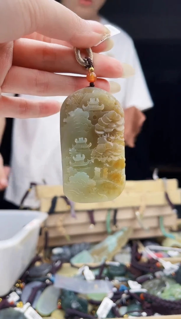颈饰未镶嵌和田玉1