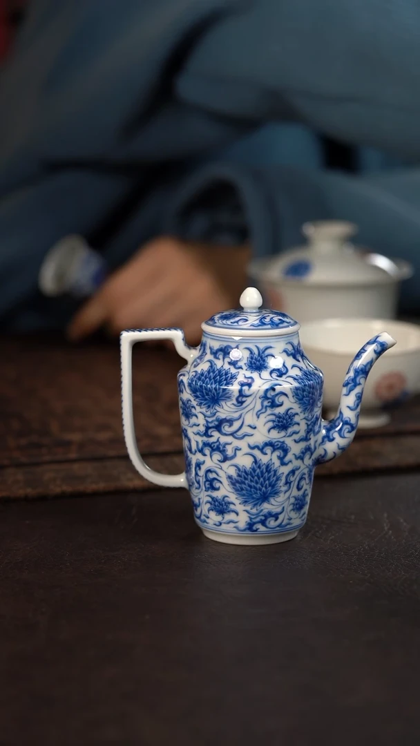 【闪购商品】杯聚澜堂缠枝菊手持壶
