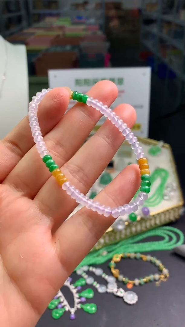 【闪购商品】翡翠吊坠(赠链)未镶嵌翡翠手串|