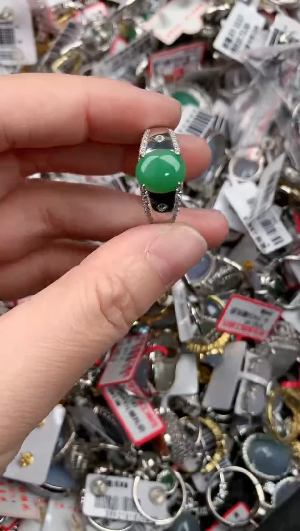 银S925镶嵌戒指翡翠777          4