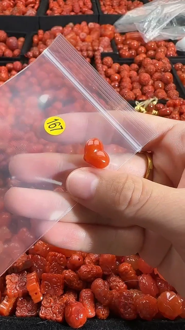 颈饰未镶嵌南红玛瑙1