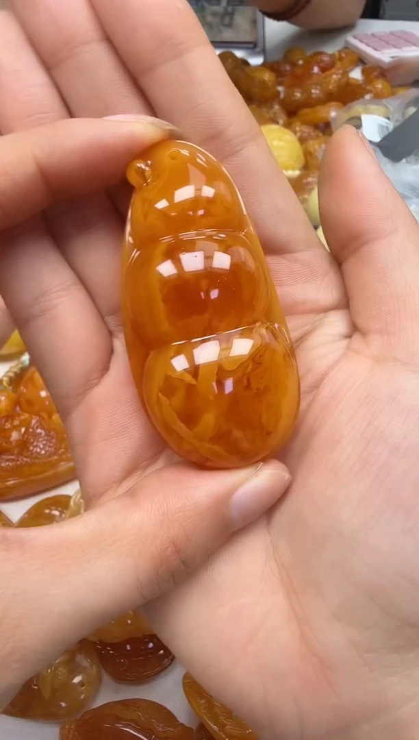 裸石琥珀未镶嵌如图