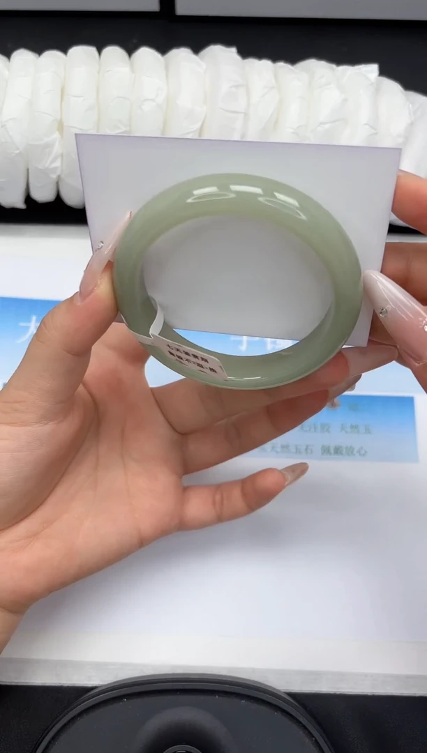 未镶嵌手镯石英质玉75-57