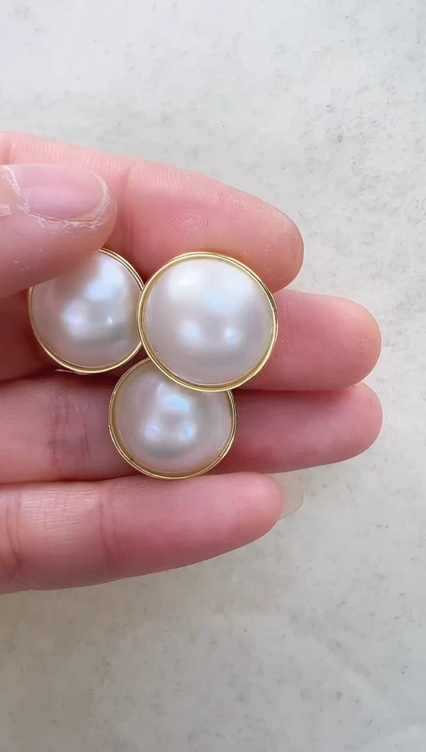 【闪购商品】拼合珍珠（马贝珠）耳饰银S925镶嵌白色光板万能扣