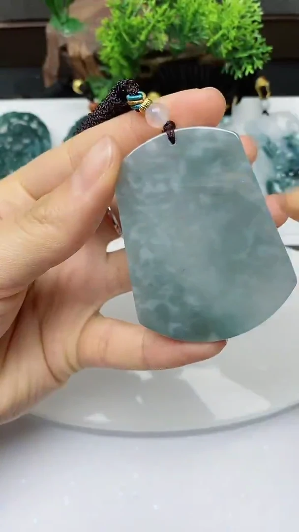 【闪购商品】翡翠颈饰未镶嵌