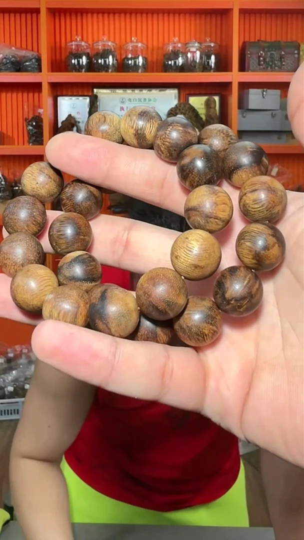 沉香手串107号单圈惠安红油42g+1.6多样性发一