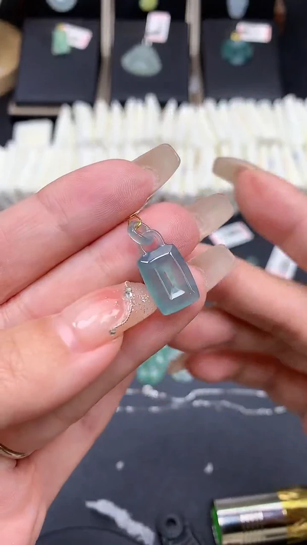 【闪购商品】翡翠吊坠(不含链)未镶嵌MS150943