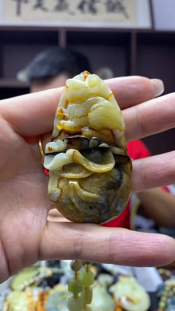 未镶嵌岫玉挂件