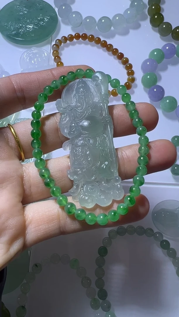 未镶嵌定制翡翠关公