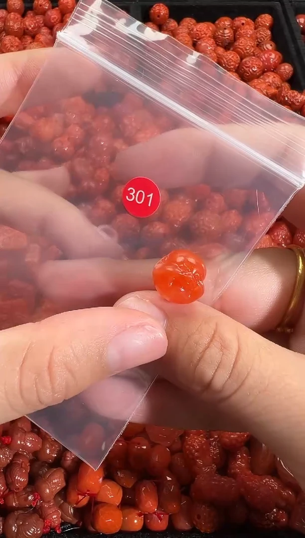 颈饰未镶嵌南红玛瑙1