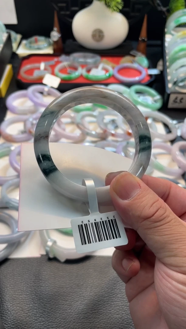 未镶嵌手镯翡翠29号链接 有纹裂 57正圈