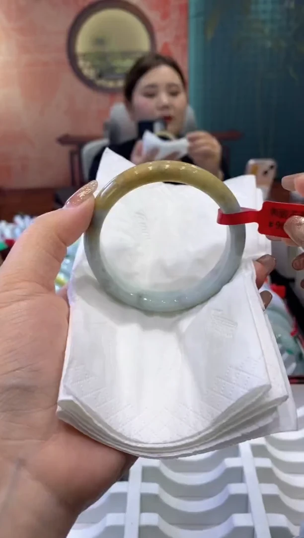 【闪购商品】翡翠手镯未镶嵌多人0011266