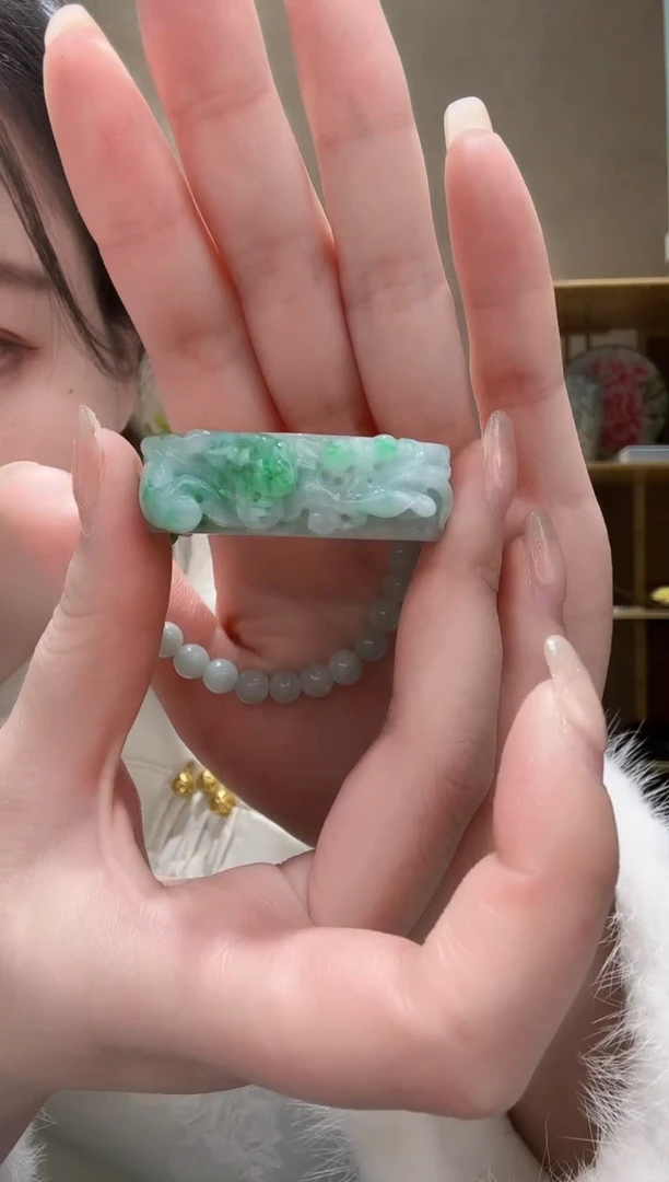 【闪购商品】翡翠颈饰未镶嵌手牌