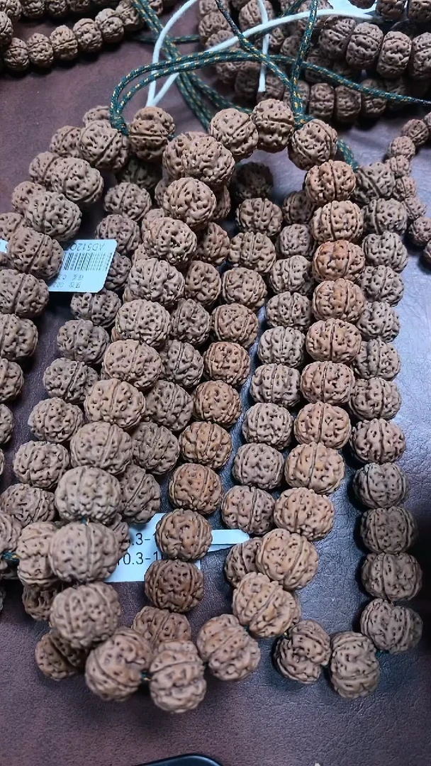 【闪购商品】金刚菩提手串闪8凹底梅花13mm