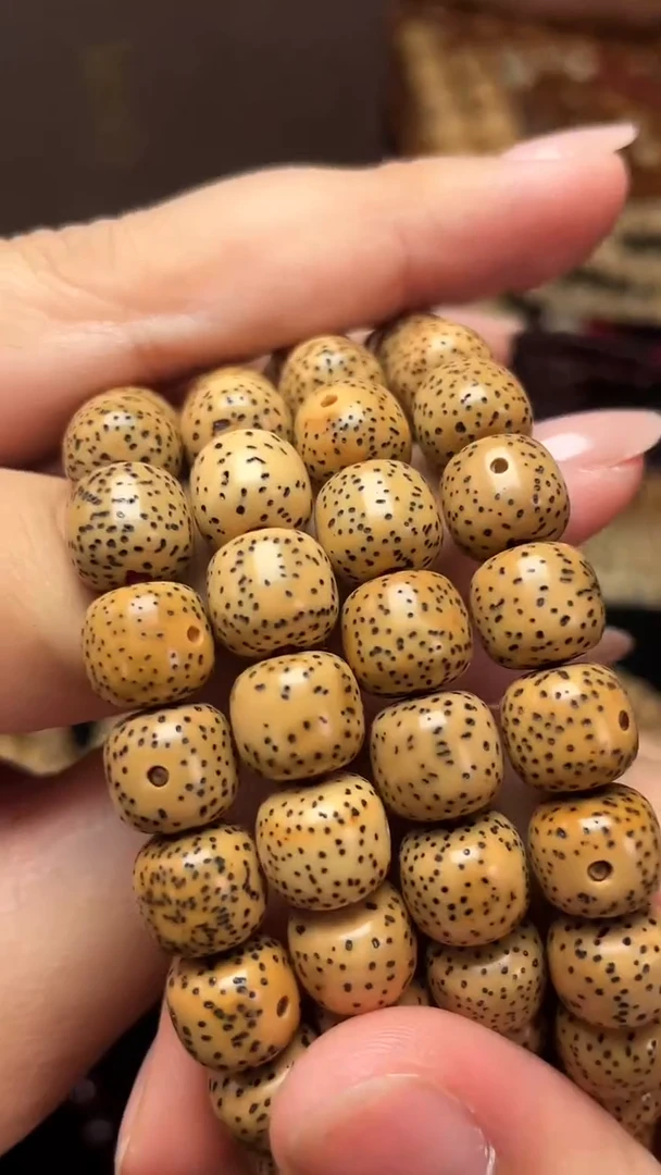 吊坠星月菩提精工级陈籽桶珠9*8长串
