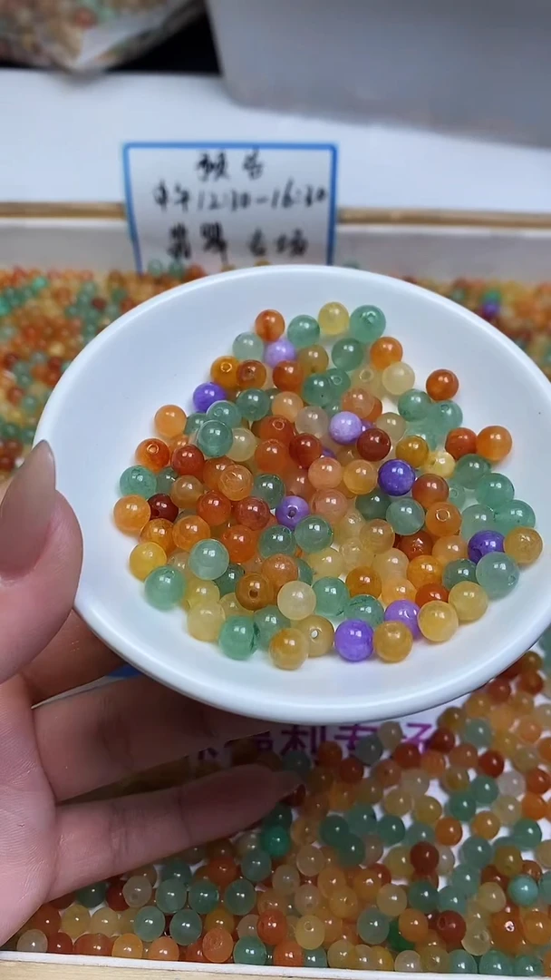 未镶嵌散珠石英质玉B409 三彩金丝玉（带绿）6mm30颗5.2元