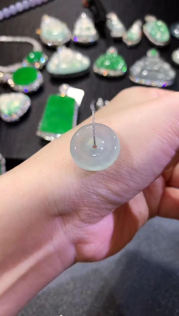 【闪购商品】翡翠吊坠(不含链)18K金镶嵌5-扣子（多样性发货一件
