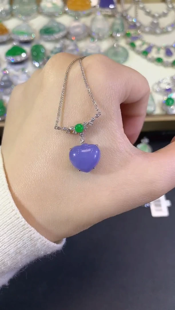 颈饰18K金镶嵌翡翠32-爱心套链