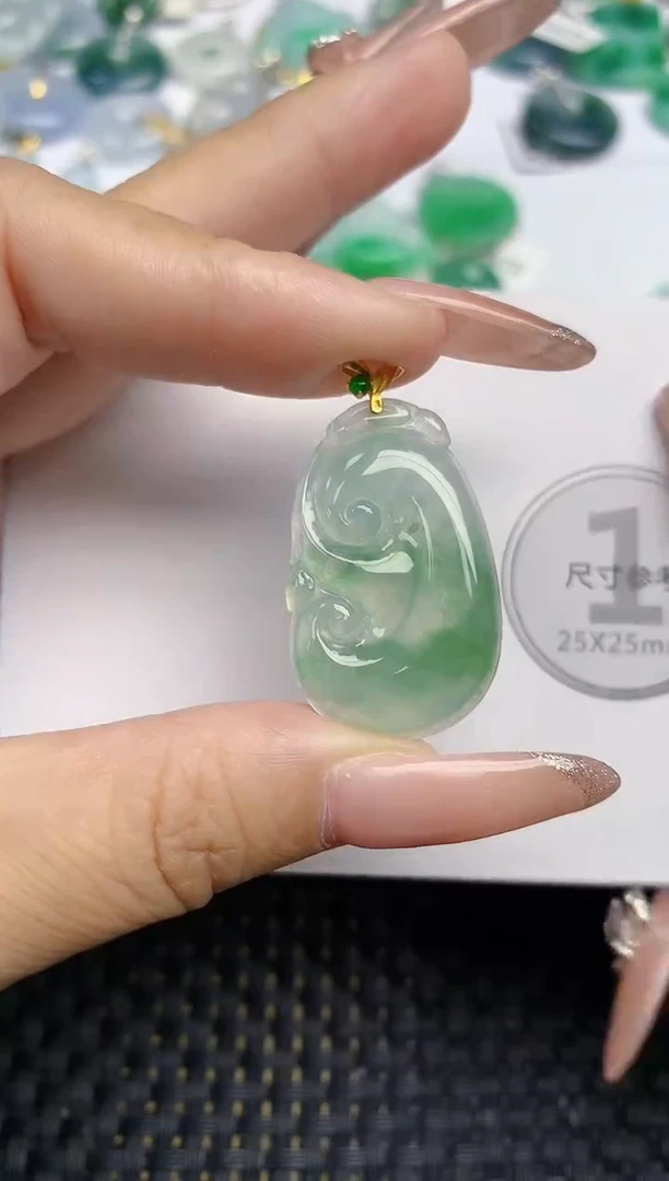 颈饰18K金镶嵌翡翠天然缅甸A货翡翠百元以上9元证书费自理