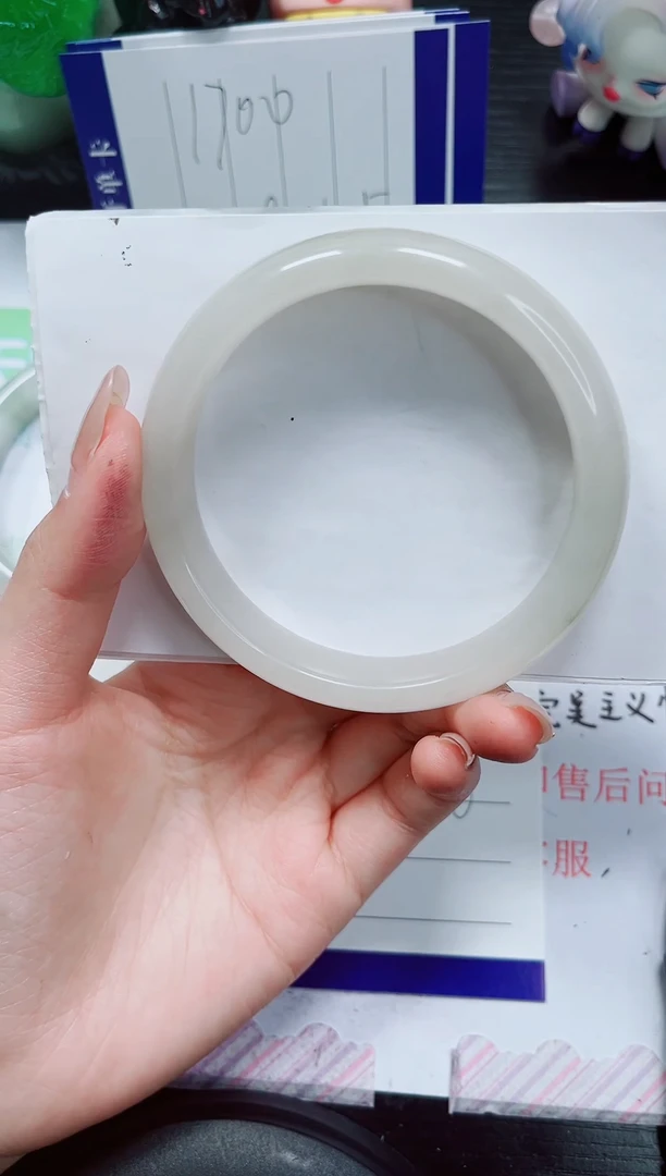 石英质玉手镯未镶嵌200圈口：60.6