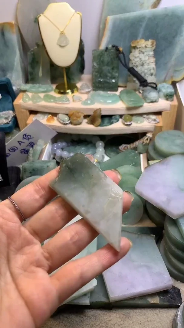 【闪购商品】翡翠挂件未镶嵌缅甸A货翡翠，没有运费险
