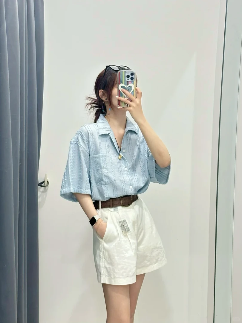 2025年夏季新款韩版蓝色肌理感短袖衬衫搭配高腰短裤显瘦两件套女