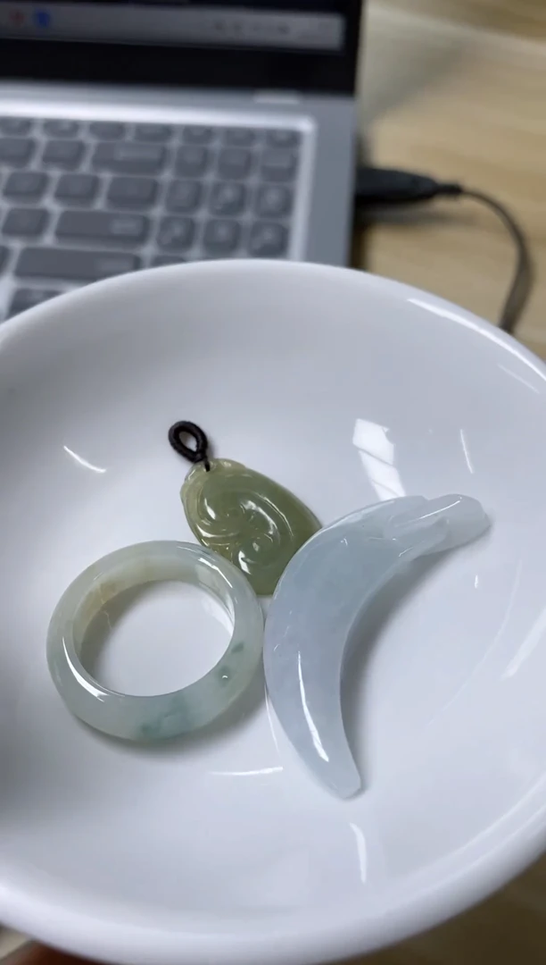 【闪购商品】翡翠颈饰未镶嵌天然缅甸翡翠A货3件套