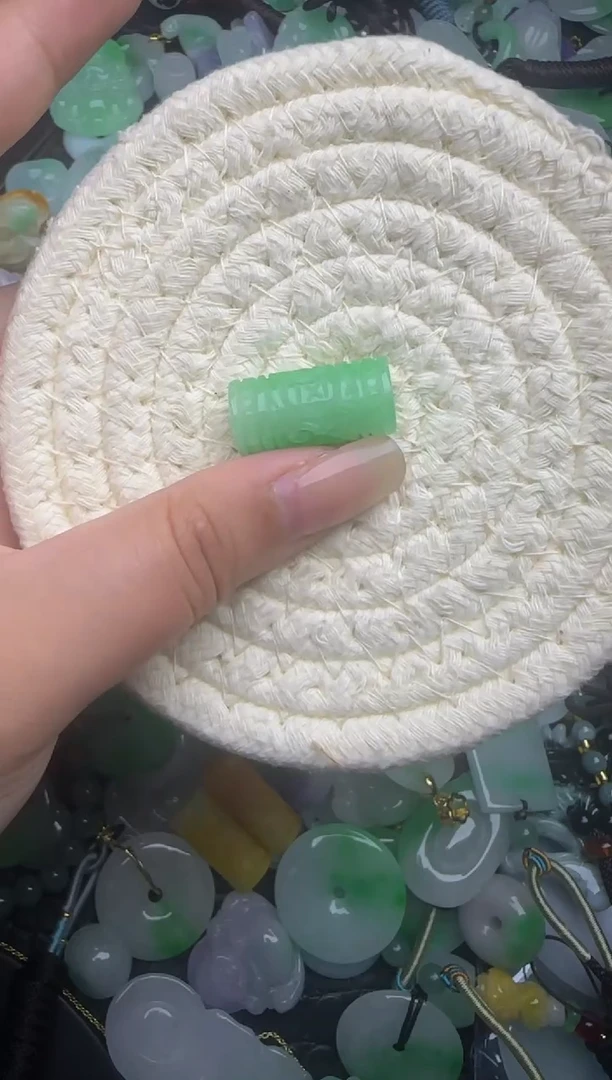 翡翠未镶嵌颈饰天然缅甸翡翠吊坠