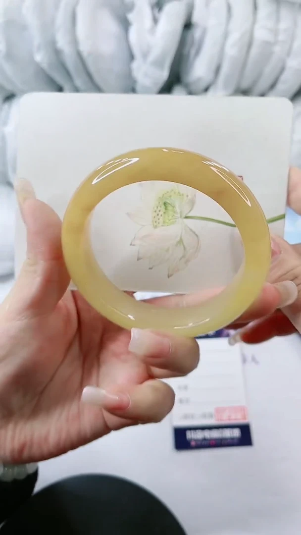 【闪购商品】石英质玉手镯未镶嵌0179359048多样性发货