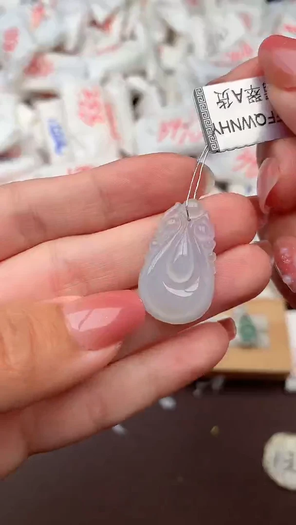 【闪购商品】翡翠挂件未镶嵌一