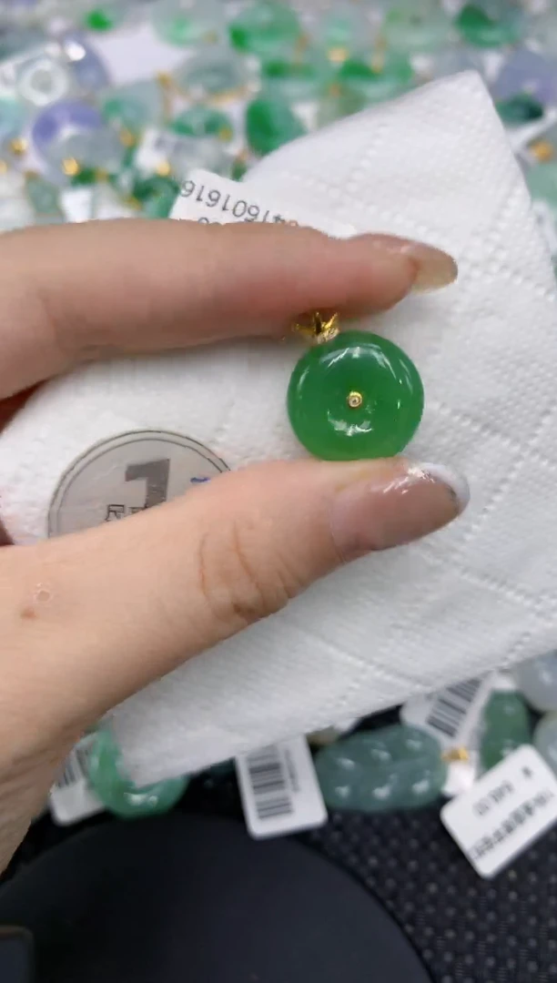 颈饰18K金镶嵌翡翠1111111