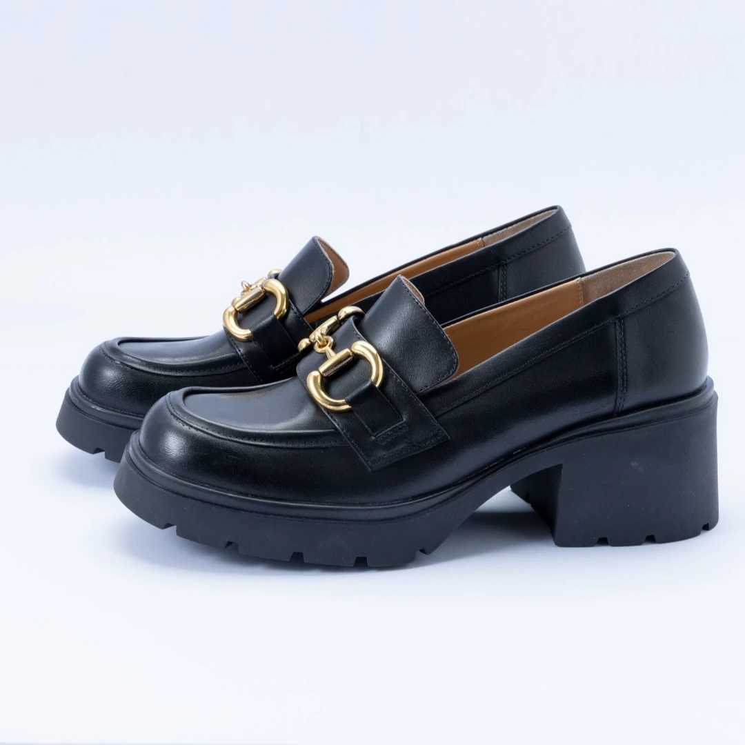 Christiannie经典饰扣乐福鞋